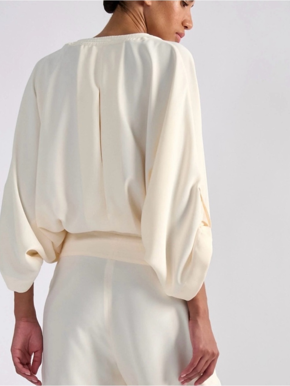 CHLOE STYLE WIDE ARM
CREAM COLOR  SHIRT